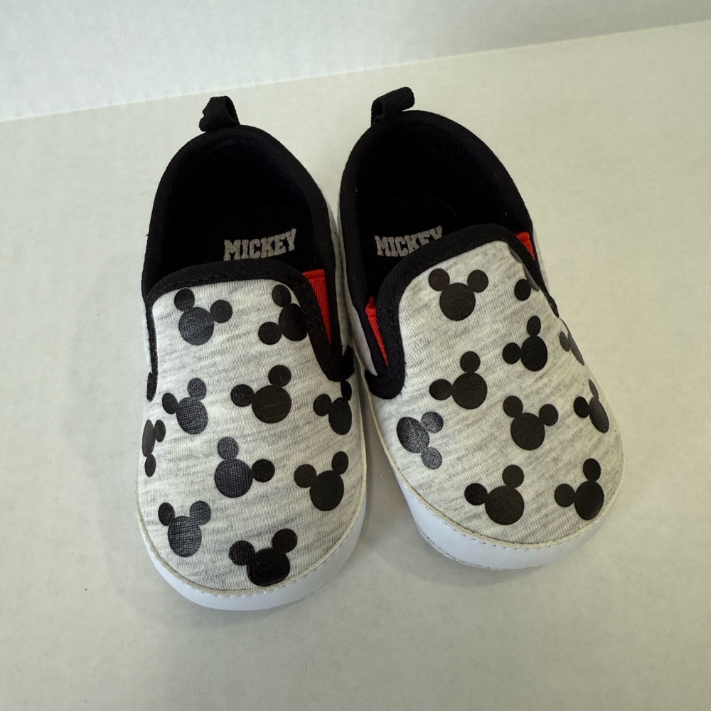 Mickey Mouse crib shoes size 4
